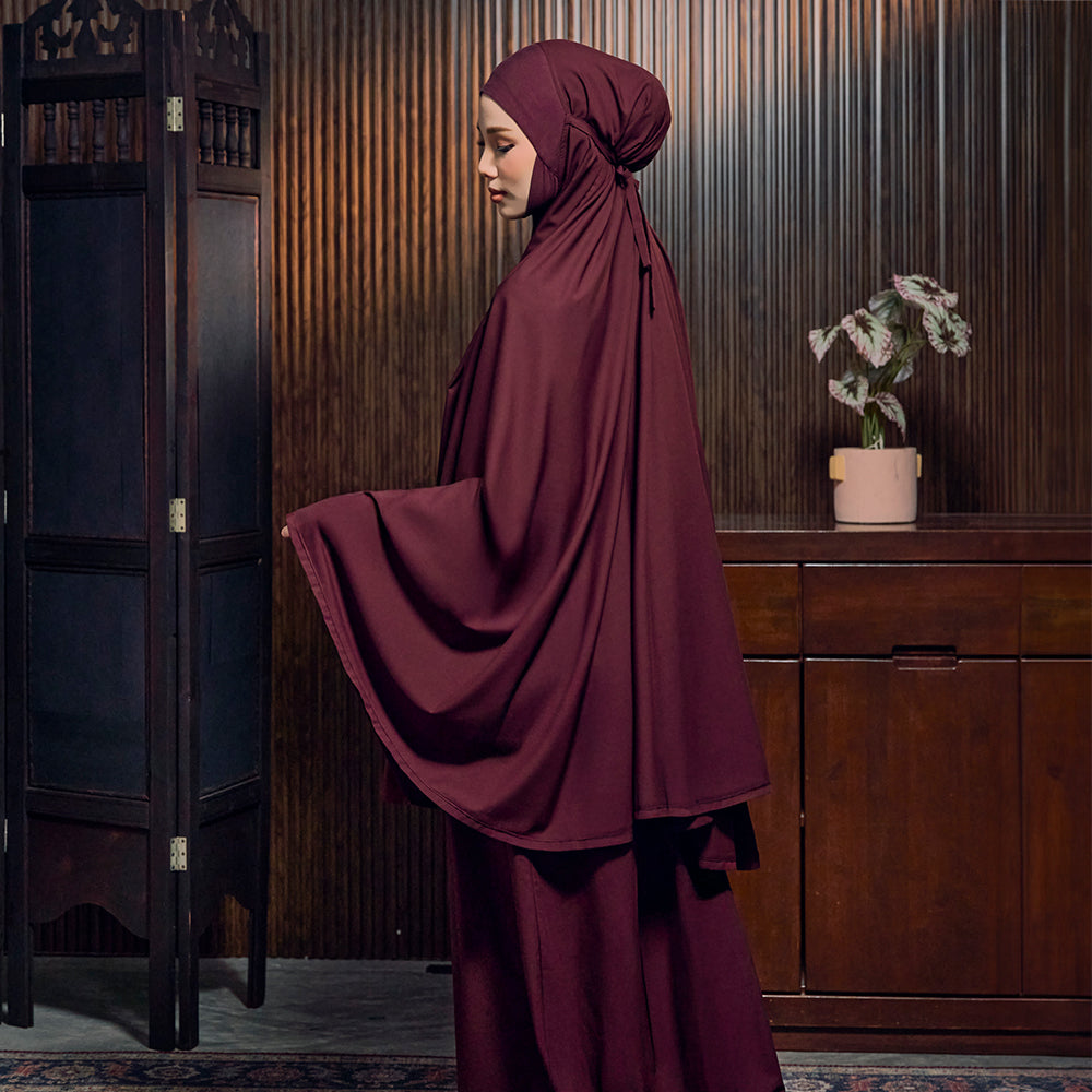 Aman Prayerwear in Burgundy