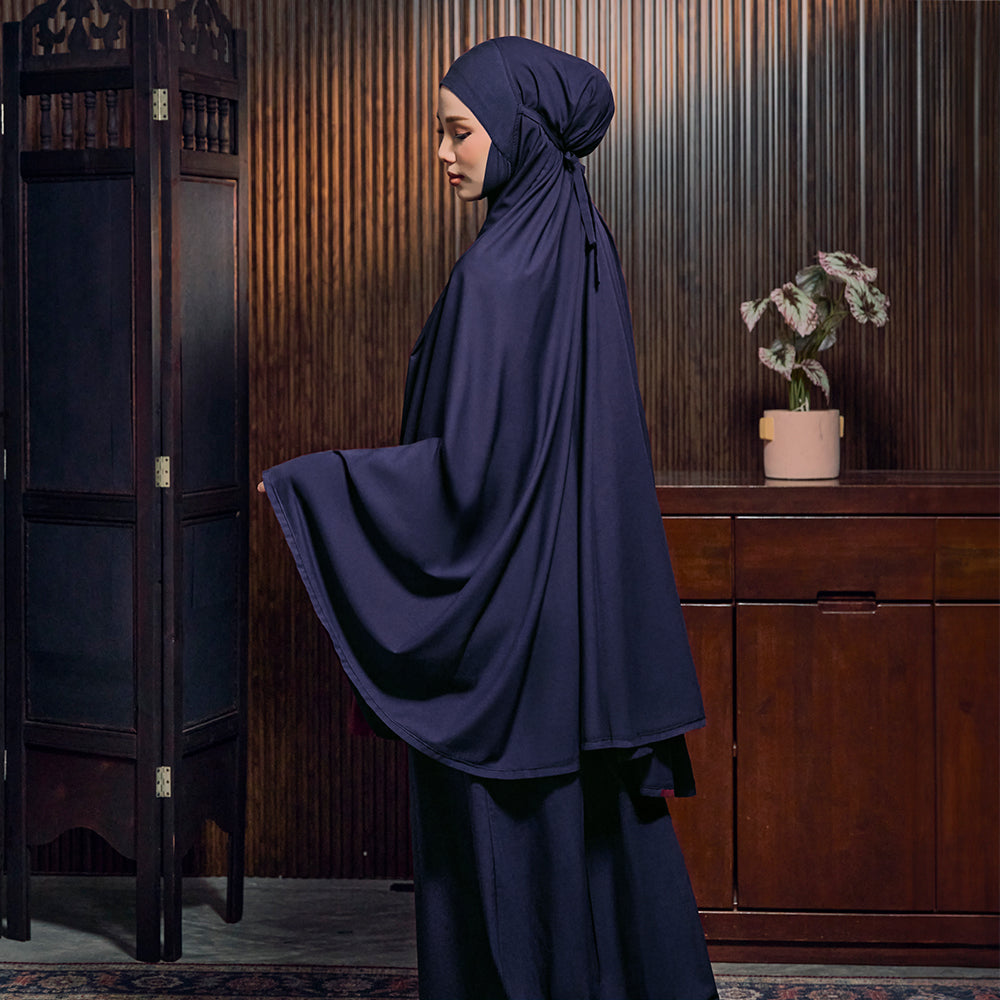 Aman Prayerwear in Dark Blue