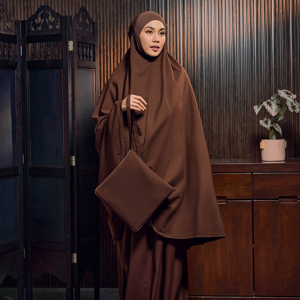 Aman Prayerwear in Dark Brown