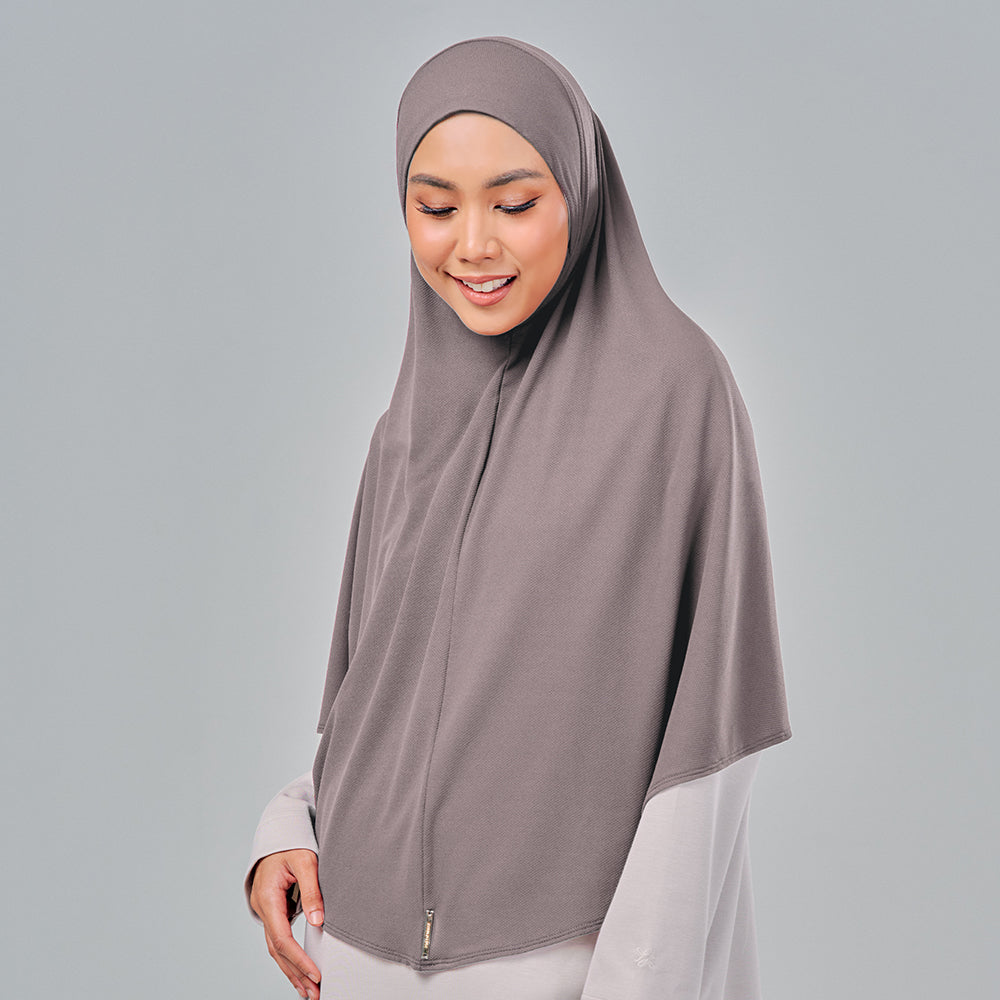 Najwa Sport: Khimar in Medal