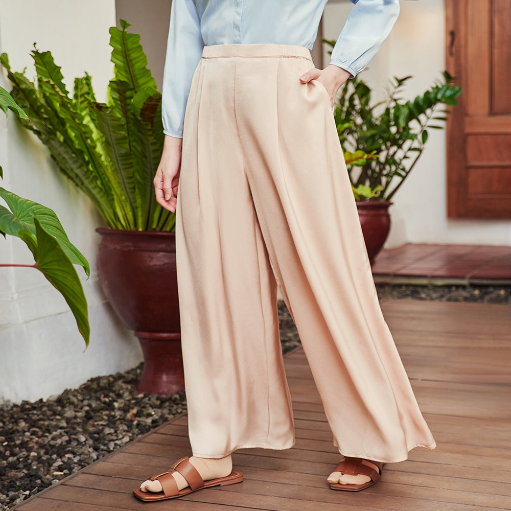 Satin Wide Pants in Latte (Large)