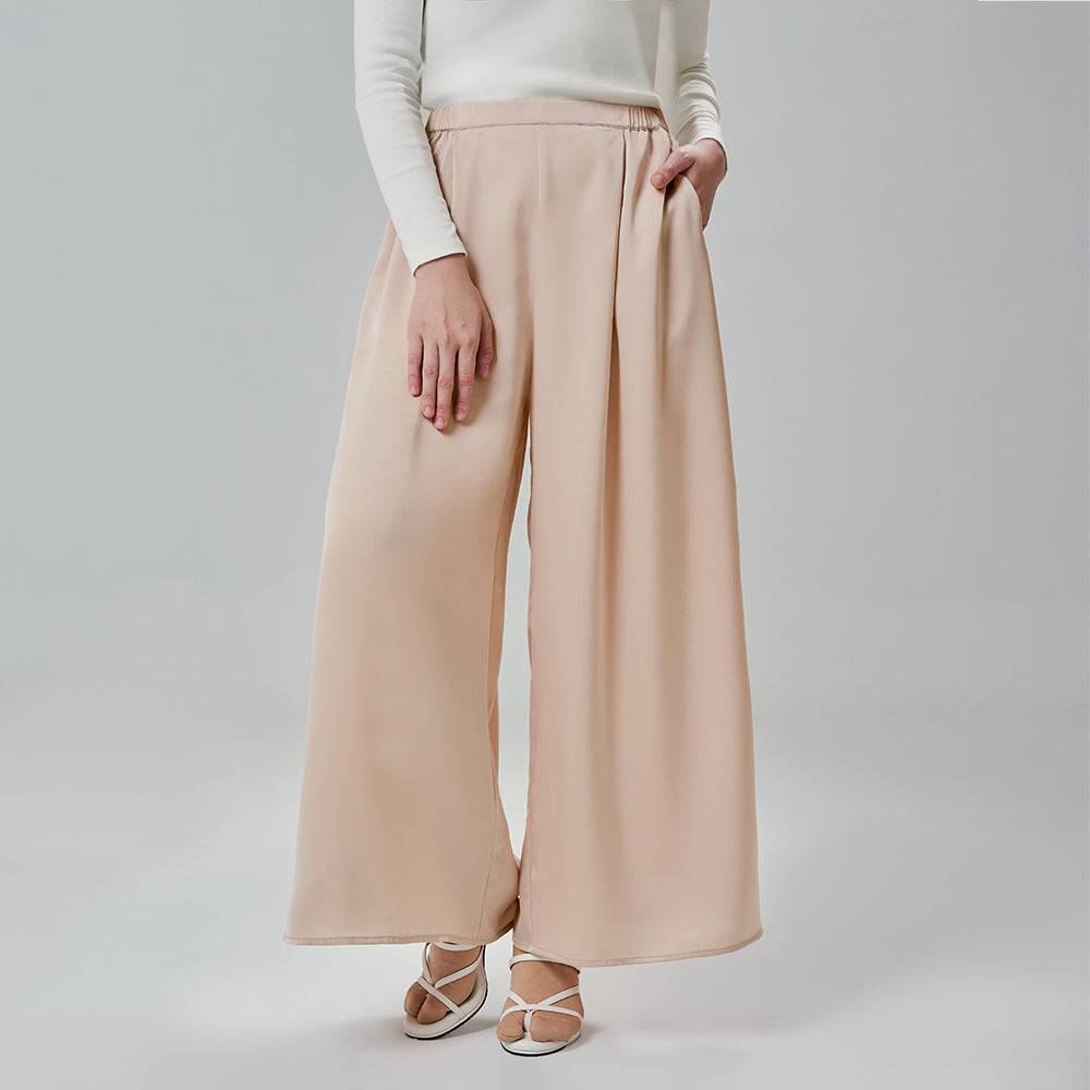 Satin Wide Pants in Latte (Large)