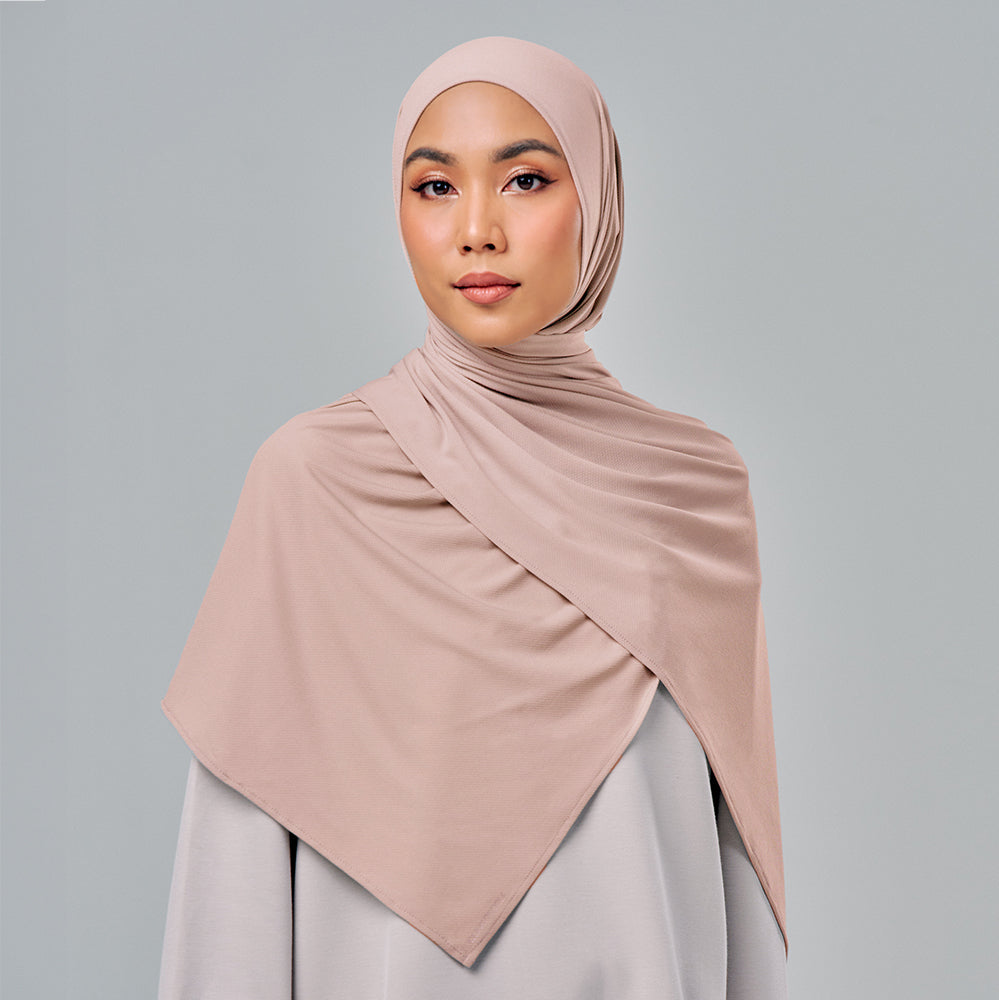 Najwa Sport:  Shawl in Cheerleader