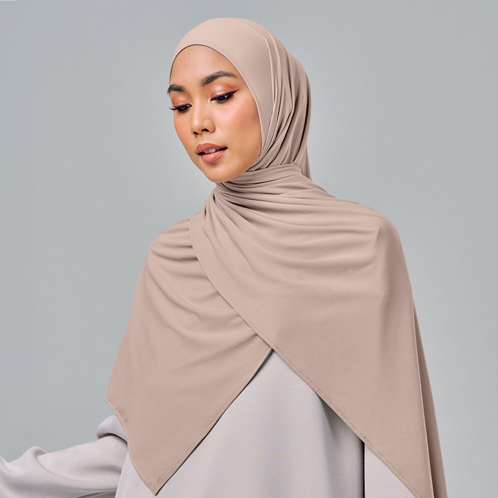 Najwa Sport:  Shawl in Pitcher